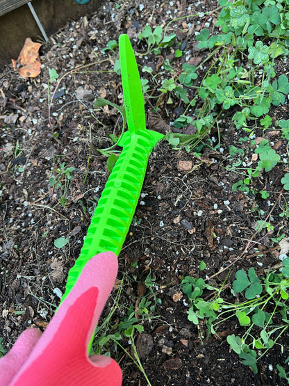 SnapPot Multitool for Gardens and Planters | Garden Tool Design and Details of Tool for Gardens